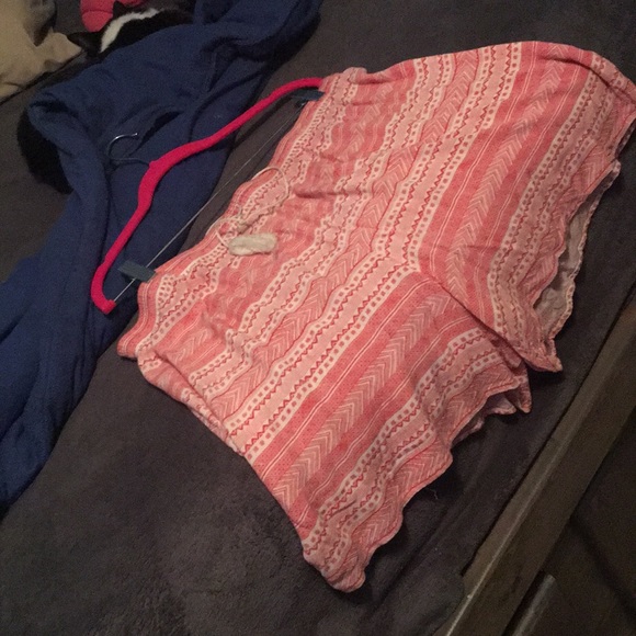 Shorts - Picture 3 of 5